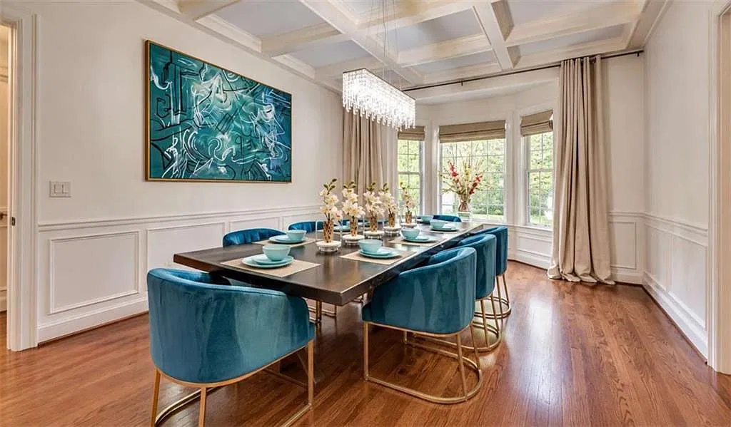 5 bed, 4.0 bath, 5758 sqft, $28,500 — Photo 4