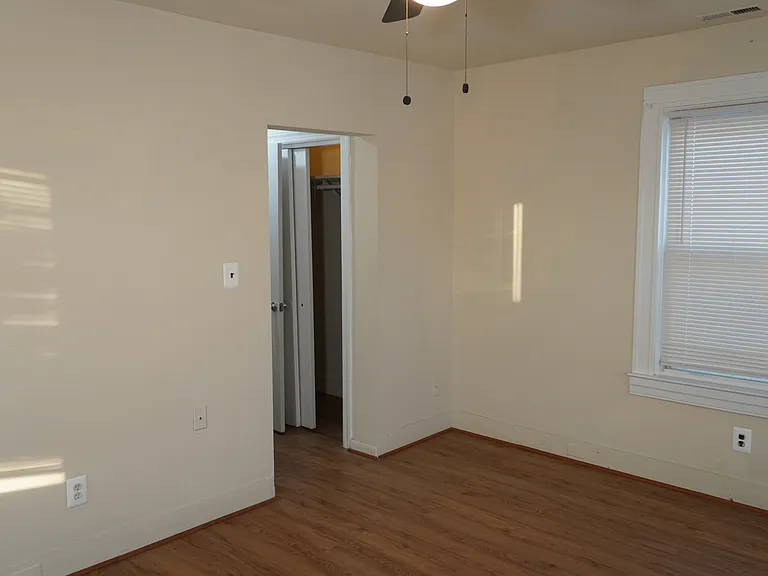 217 Center St — Photo 27