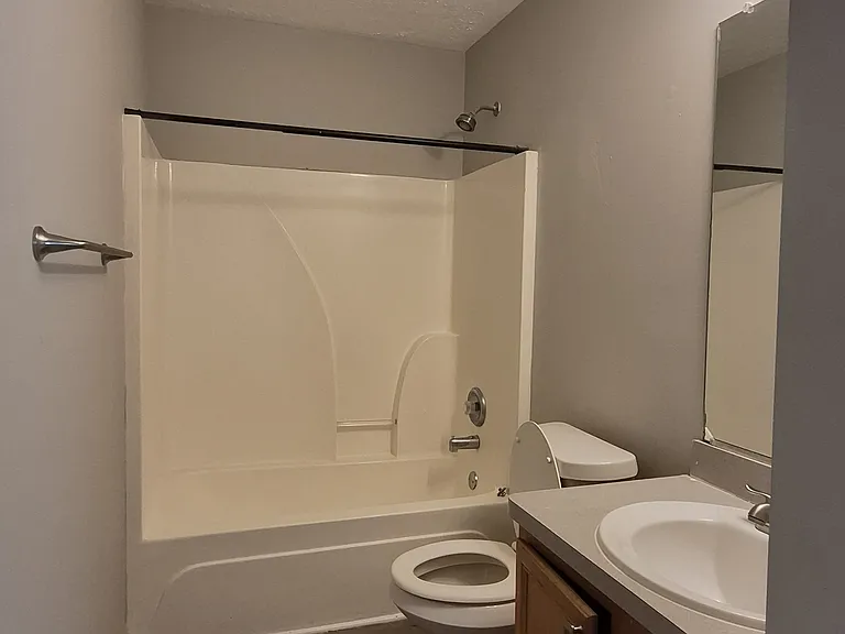 3663 Sapphire Ct — Photo 10