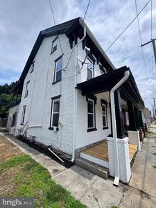 35 W Main St, Newmanstown, PA, 17073