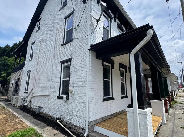 35 W Main St, Newmanstown, PA 17073