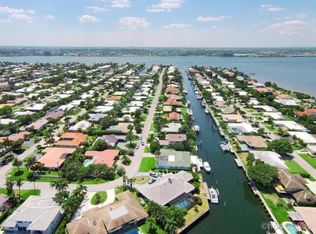 1240 Fairview Ln, Riviera Beach, FL 33404