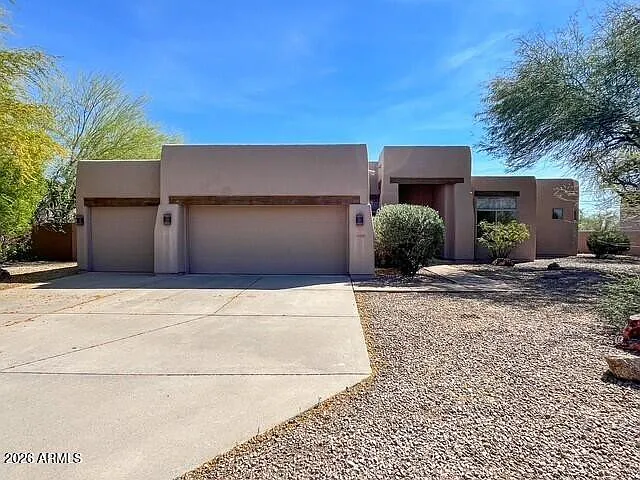 9331 E Mark Ln — Photo 1