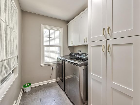 4th image of 8330 Mercier St
