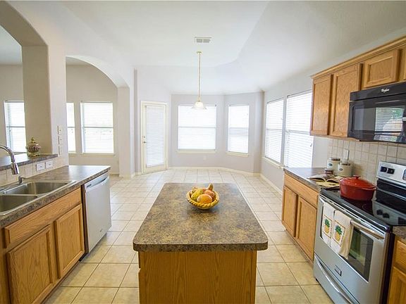 3rd image of 1413 Laura Dr