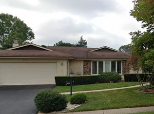 1005 W Ash Dr, Mount Prospect, IL 60056