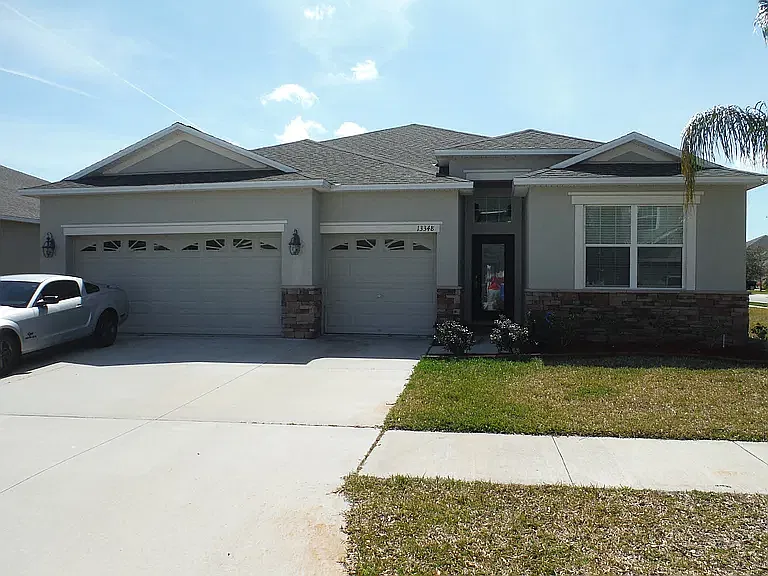4 bed, 2287 sqft, $2,650 — Photo 2