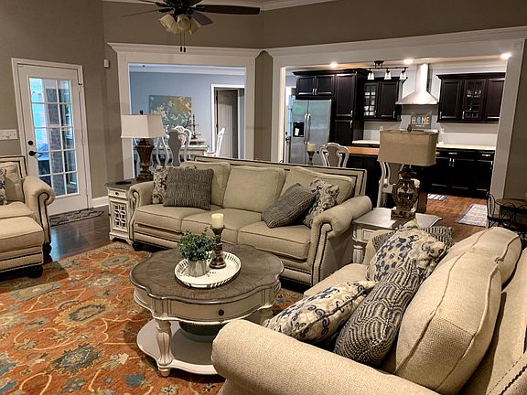 5th image of 511 Deer Creek Dr