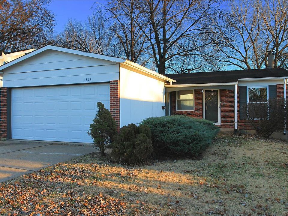 1st image of 1313 Kew Gardens Dr