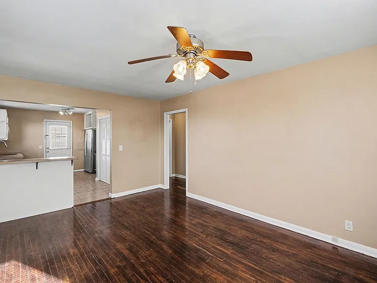 302 Sentinel Dr — Photo 6