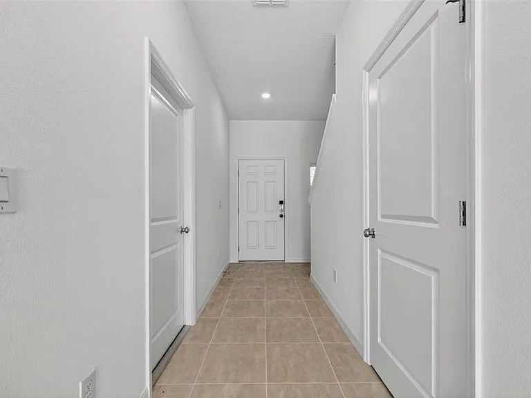 10761 Eclipse St — Photo 7