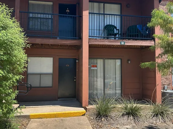 904 University Oaks Blvd, College Station, TX