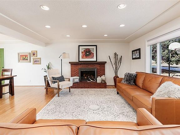5th image of 2416 Cascade Ave