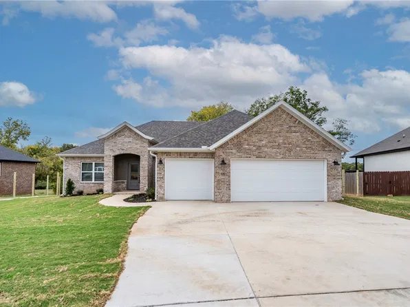95 W Watson Ln, Farmington, AR 72730