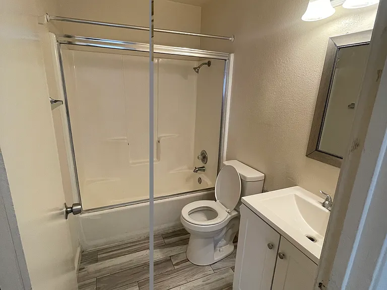 609 Moore St #12 — Photo 2