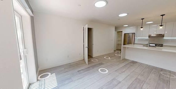 5th image of 1555 Chestnut St #C