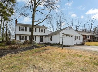 567 Tarrington Rd, Cherry Hill, NJ 08034