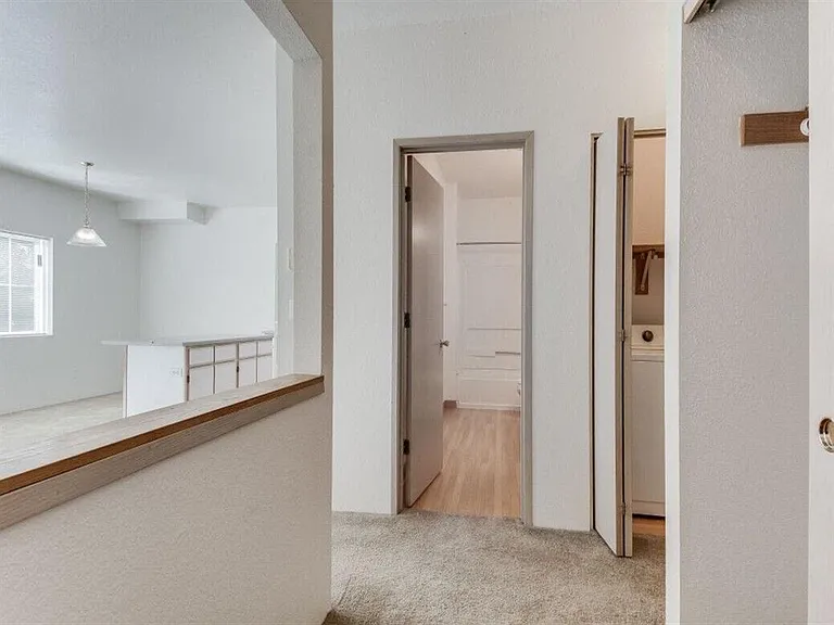 Chelsey Lane Apartments — Photo 10