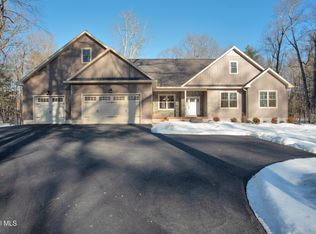 29 Sweet Rd, Gansevoort, NY 12831