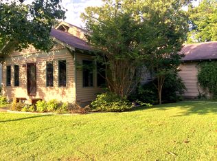 210 N Leflore Ave, Cleveland, MS 38732