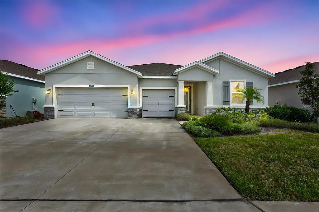 4 bed, 3.5 bath, 2828 sqft, $3,950 — Photo 1