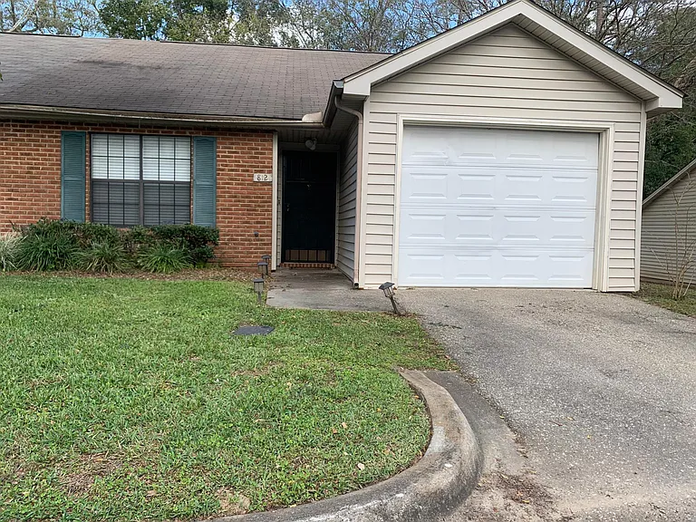 Front/Attached-Garage