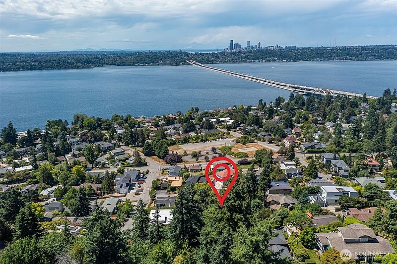 3rd image of 28 XX 68th Avenue SE