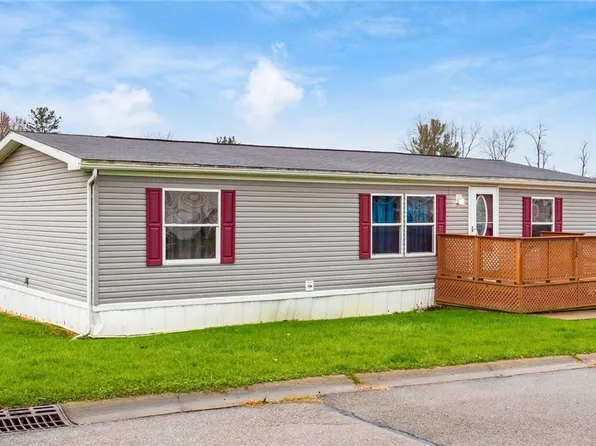 132 Hogans Dr, South Zanesville, OH 43701