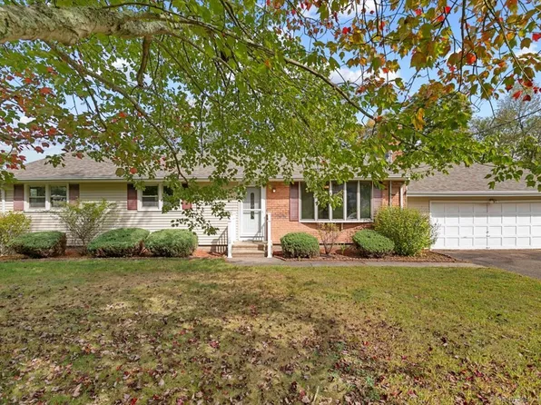 11 Williams Road, North Branford, CT 06471