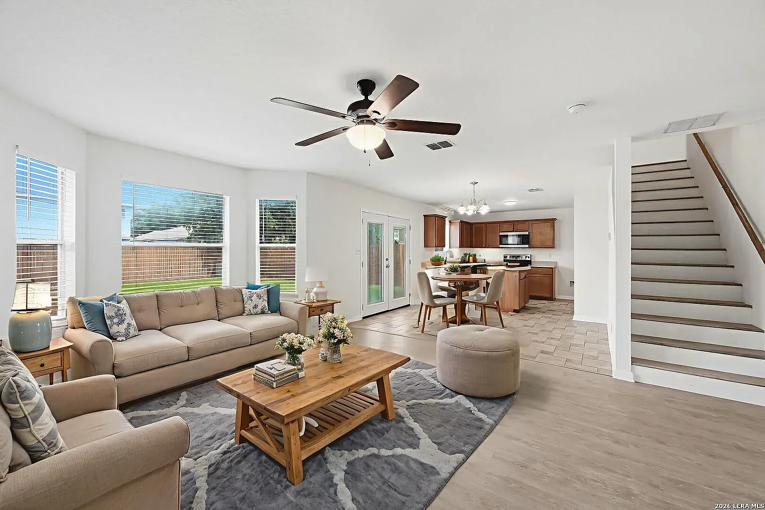 3 bed, 2.5 bath, 1838 sqft, $1,699 — Photo 3