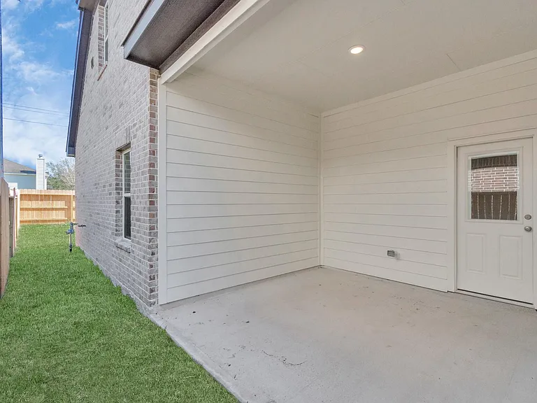 21003 Bay Village Dr #B — Photo 6