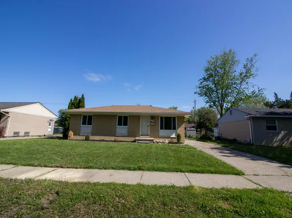 2135 Garry Dr, Troy, MI 48083