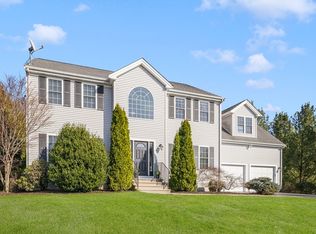 15 Willow Creek Dr, Attleboro, MA 02703