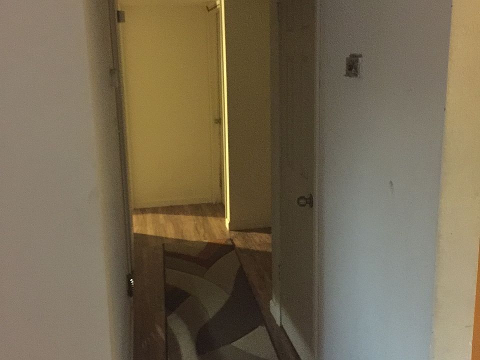 2nd image of 7929 W Clayton Dr