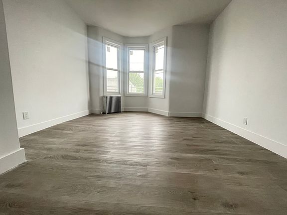 2nd image of 23 Seidler St #39E