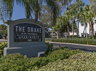 1699 68th St N #704, Saint Petersburg, FL 33710