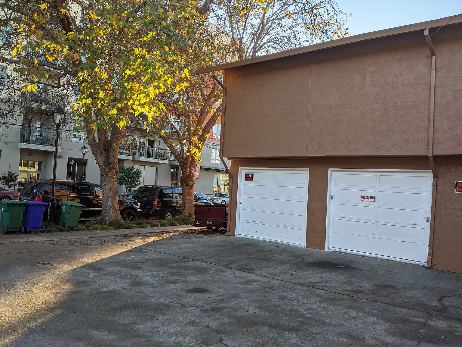 2119 Nevin Ave — Photo 3