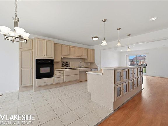 5th image of 11563 Beaconsfield Rd