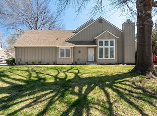 9419 W 122nd St, Overland Park, KS 66213