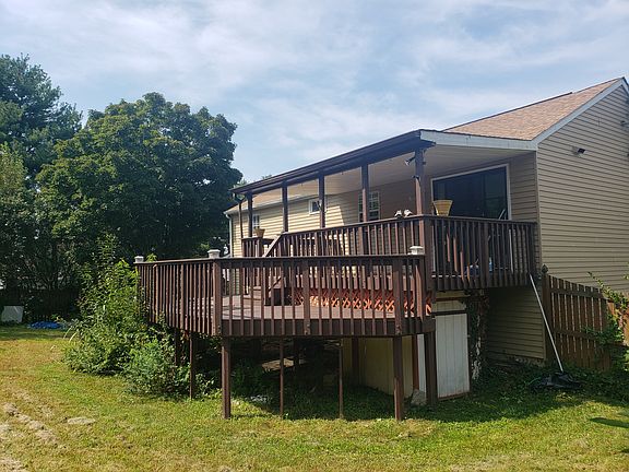 5th image of 703 Rainbow Ct