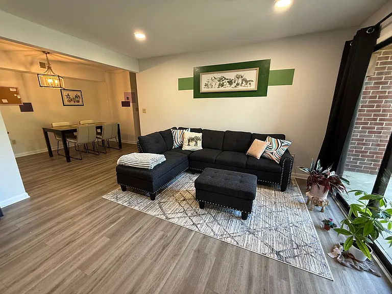 2105 Turtle Creek Dr #8 — Photo 5