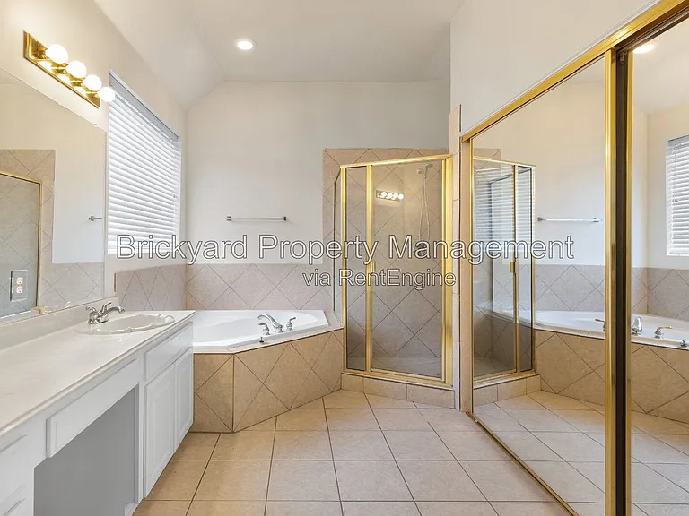 4409 Mitchell Ln — Photo 29