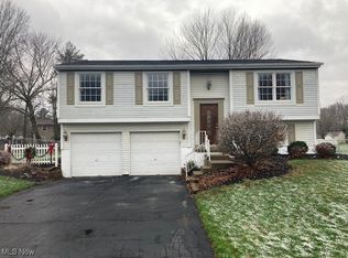 261 N Colonial Dr, Cortland, OH