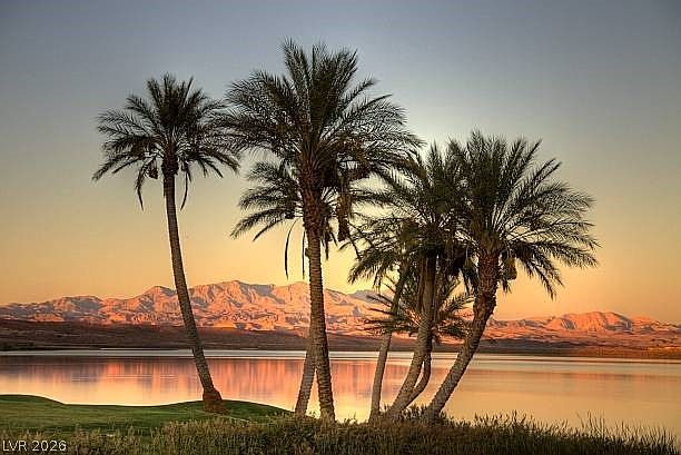 2nd image of 8 Via Verso Lago