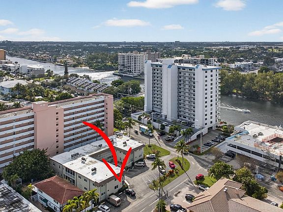 2nd image of 1450 N Riverside Drive #101