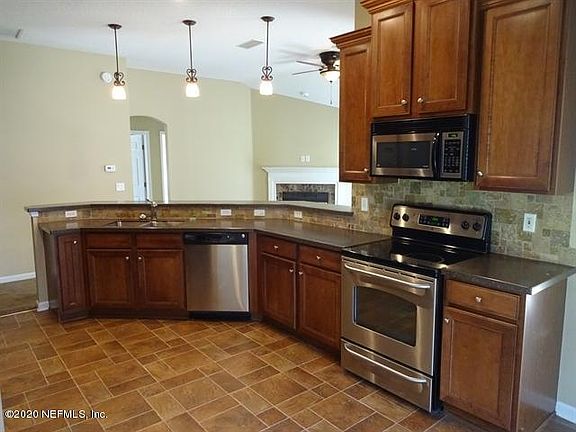4th image of 2785 Cross Creek Dr