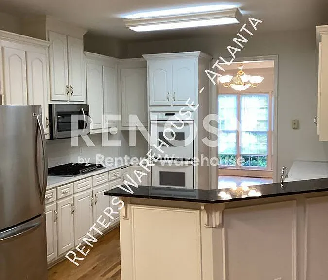 755 Milton Oaks Dr — Photo 1