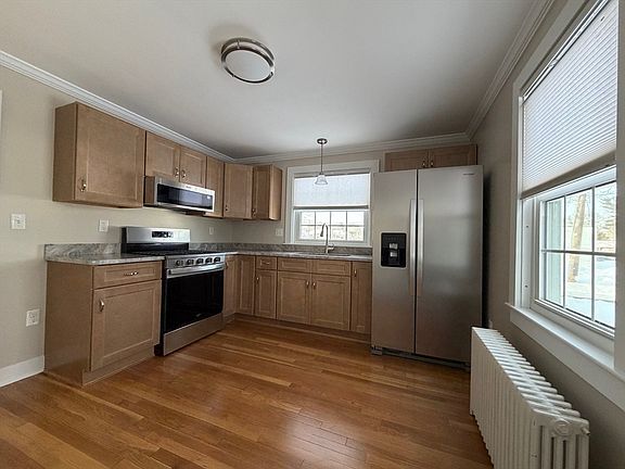 5th image of 868 Ashley Blvd