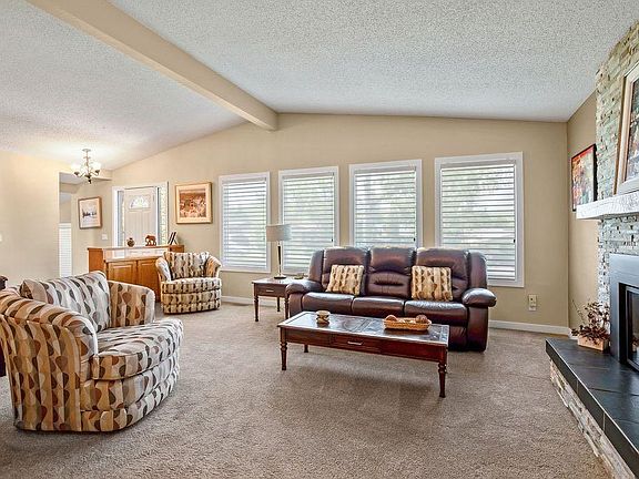 3rd image of 1348 N Norfolk Dr NW