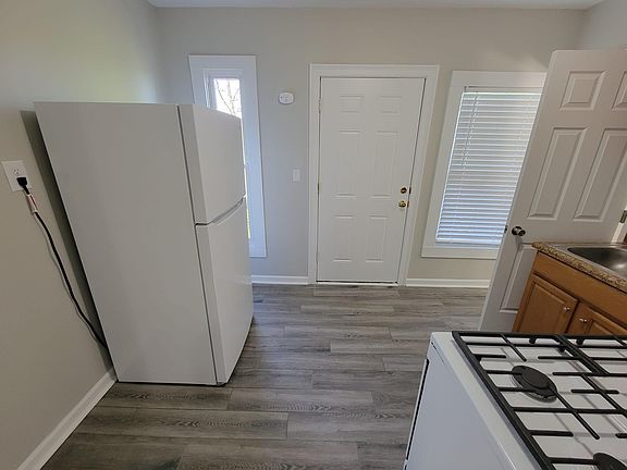 4th image of 247 Munson St #2